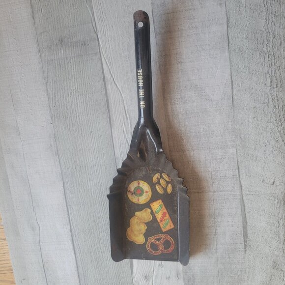 Vintage Decorative Metal Coal Ash Shevel Dustpan  With Snack Design & "On The Ho - Picture 1 of 5